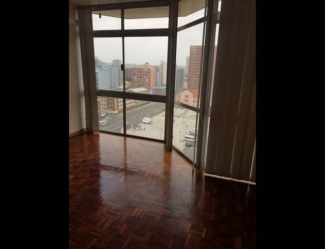 2.5 BEDROOM APARTMENT TO LET IN SOUTH BEACH